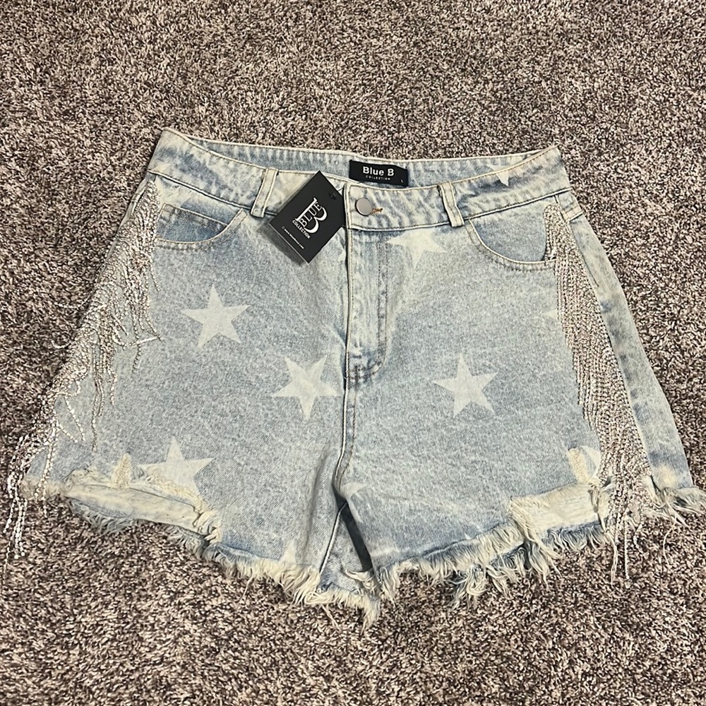 Women’s Jeans Shorts with rhinestones.